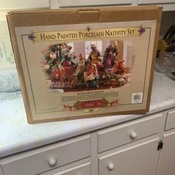 GRANDEUR NOEL 2003 COLLECTOR'S EDITION NATIVITY SET (NEW)