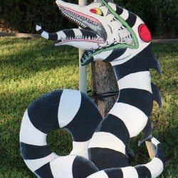 SANDWORM from BEETLEJUICE 6 FT. HALLOWEEN LAWN ART YARD SIGN DECOR