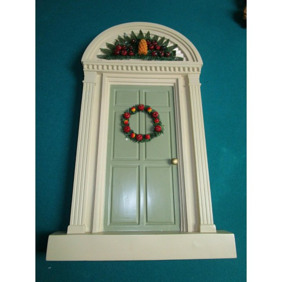 BYEHS CHOICE COLONIAL CHRISTMAS DOOR WALL DECOR 13 X 21