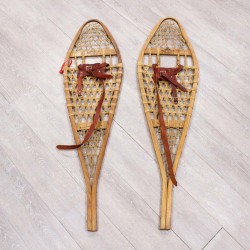 Authentic Vintage Pair of Used Snowshoes (47-90-G3390) Y8U