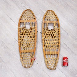 Authentic Vintage Pair of Used Snowshoes (47-90-G3461) Y8U