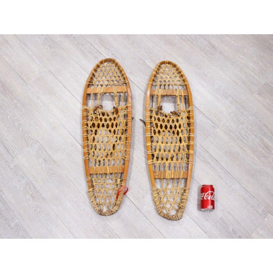 Authentic Vintage Pair of Used Snowshoes (47-90-G3461) Y8U