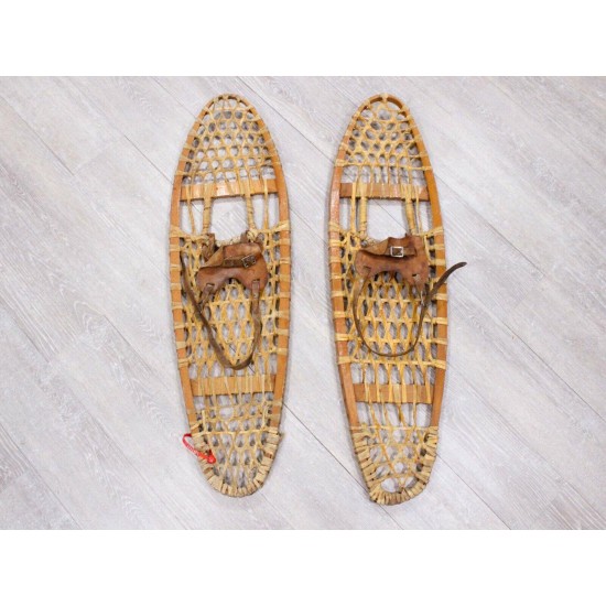 Authentic Vintage Pair of Used Snowshoes (47-90-G3461) Y8U