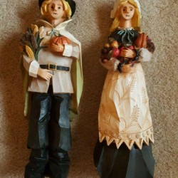 VINTAGE THANKSGIVING TALL DECORATIVE PILGRIM COUPLE HARVEST