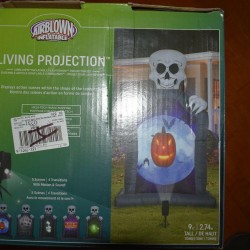 INFLATABLE HALLOWEEN LIGHT SHOW PROJECTOR SET 9 FEET TALL