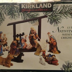 Christmas Kirkland Signature 12-Piece Porcelain Nativity (75177) Wood Creche