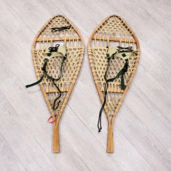 Authentic Vintage Pair of Used Snowshoes (47-90-G3405) Y8U