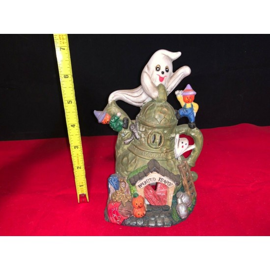 Lot of 10 Halloween House Lighted Porcelain Light Up Decor No box Spooky Hollow?