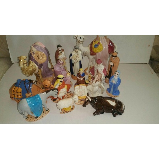 Set of 18 pieces Christmas Manger Figurines Excellent condition