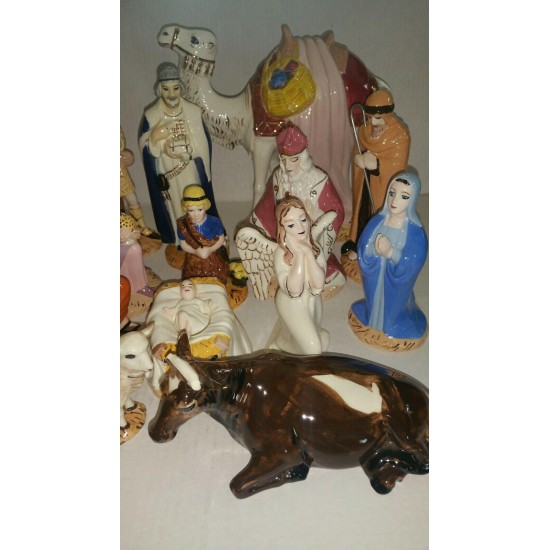 Set of 18 pieces Christmas Manger Figurines Excellent condition