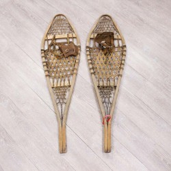 Authentic Vintage Pair of Used Snowshoes (47-90-G3474) Y8U