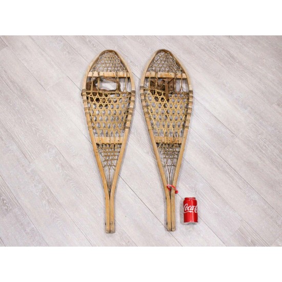 Authentic Vintage Pair of Used Snowshoes (47-90-G3474) Y8U