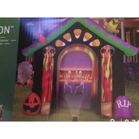 Living Projections Gemmy 8.7-ft x Haunted House Halloween Inflatable