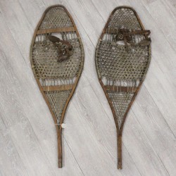 Authentic Vintage Pair of Snowshoes (47-90-G95) L2