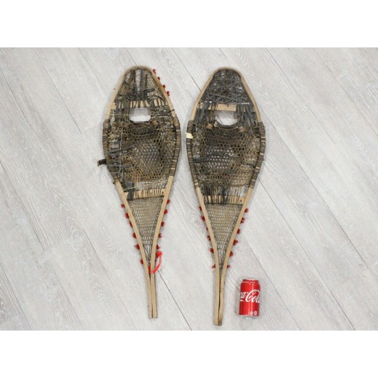 Authentic Vintage Pair of Used Cree Snowshoes (47-90-G3476) Y8U