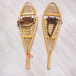 Authentic Vintage Pair of Used Snowshoes (47-90-G3471) Y8U