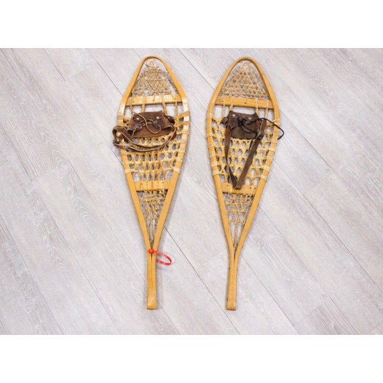 Authentic Vintage Pair of Used Snowshoes (47-90-G3471) Y8U