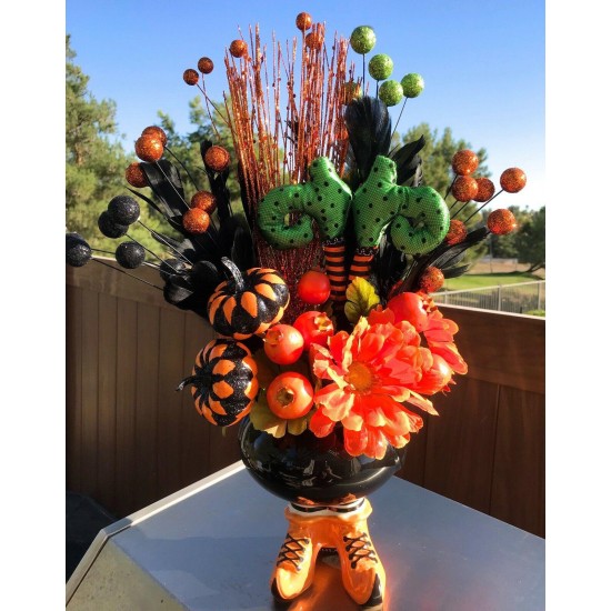 FANCY HALLOWEEN CENTERPIECE CAULDRON WITCH LEGS PUMPKIN TABLE DECOR