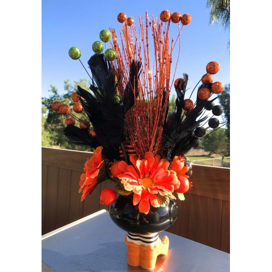 FANCY HALLOWEEN CENTERPIECE CAULDRON WITCH LEGS PUMPKIN TABLE DECOR