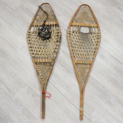 Authentic Vintage Pair of Used Snowshoes (47-90-G3459) Y8U