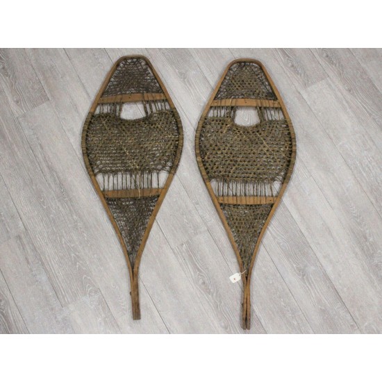 Authentic Vintage Pair of Snowshoes (47-90-G97) L2