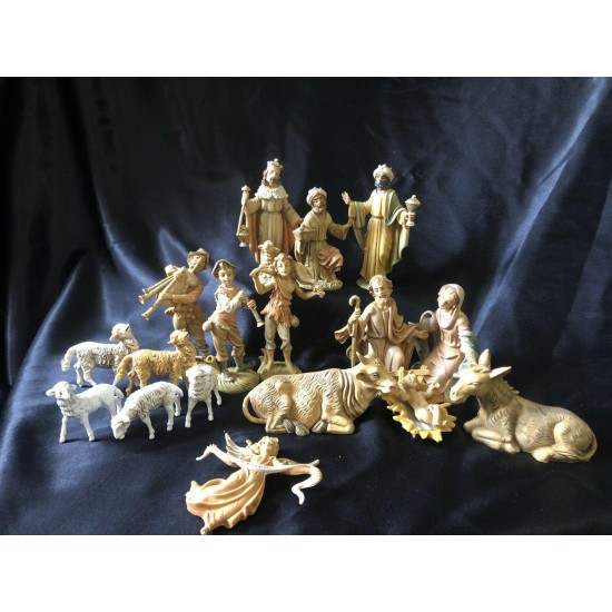 18 Piece Manger Made in Italy Plastic/Resin Christmas Decor Nativity Set Crèche