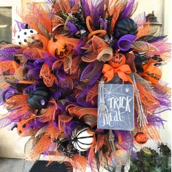 HALLOWEEN TRICK OR TREAT PUMPKIN SKELETON RIBBON WREATH DOOR DECOR