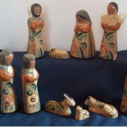 Mexico Hand Painted Pottery Nativity Set 11 Pieces Excellent Condition.