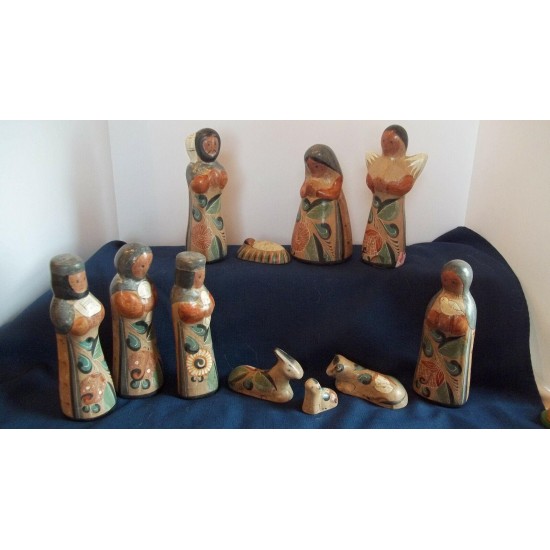 Mexico Hand Painted Pottery Nativity Set 11 Pieces Excellent Condition.