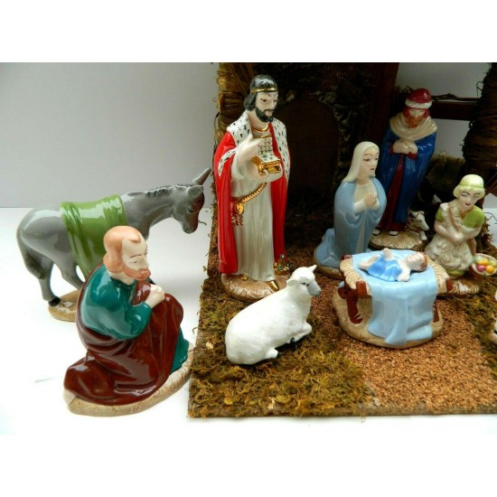 Vintage 1960's HOLLAND MOLD 26 Pc Glazed Christmas Nativity Set w/Wooden Stable