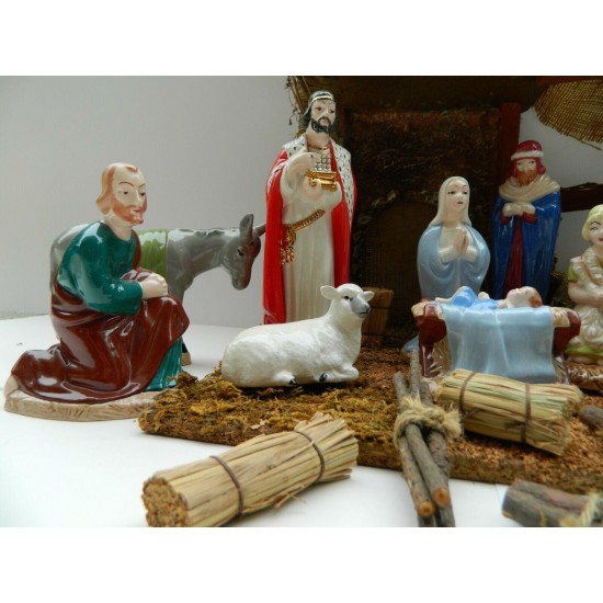 Vintage 1960's HOLLAND MOLD 26 Pc Glazed Christmas Nativity Set w/Wooden Stable