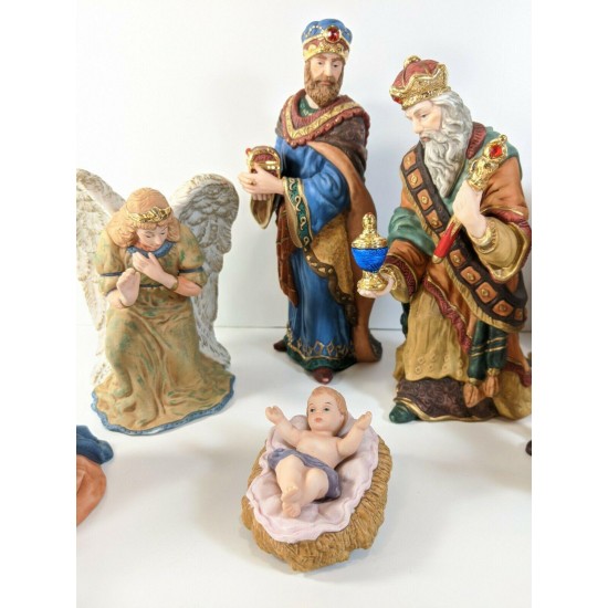 Kirkland Signature 13 pc piece Porcelain Nativity Set Wood Creche Complete w Box