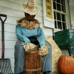 Sitting Scarecrow Halloween Decorative Prop - Multicolor