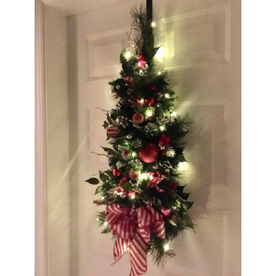 Awe-Inspiring Candy Cane Wall Tree